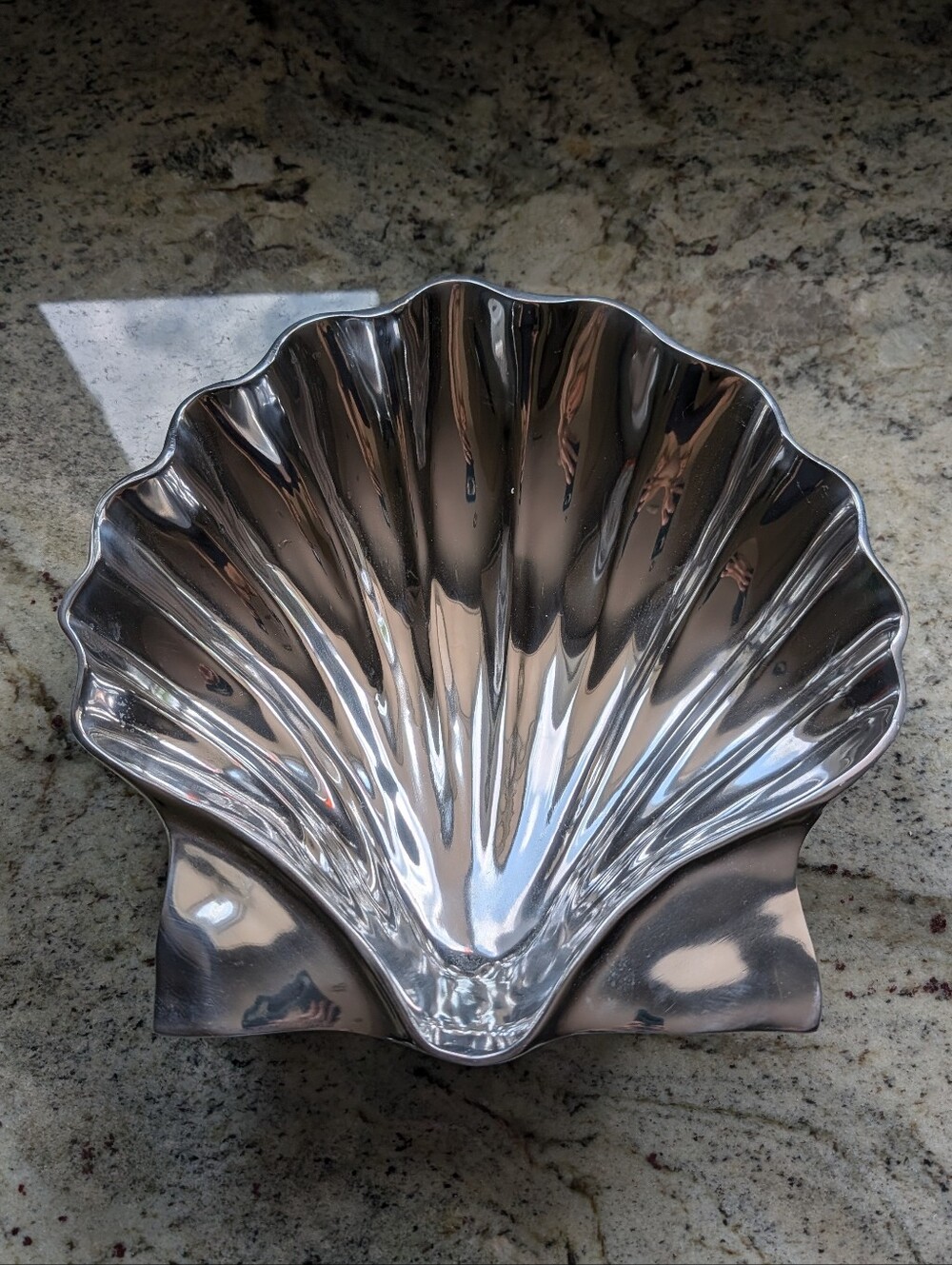 1993 MARIPOSA brillante shell bowl vintage seashell